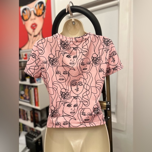 Amazon Pink Graphic Short Sleeve Tee - Picture 2 of 2